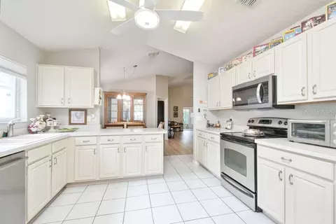 Kitchen - 3605 Westerham Dr, Clermont, FL 34711 photo 2 of 3