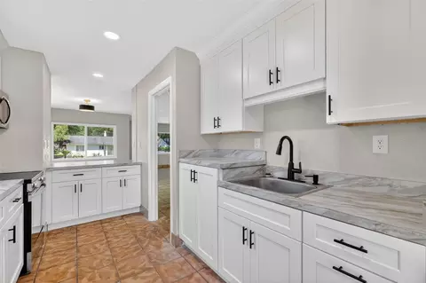 Kitchen - 1012 N Baker St, Mount Dora, FL 32757 photo 11 of 15