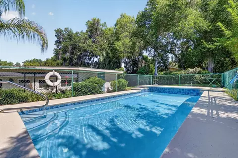 Exterior - 1012 N Baker St, Mount Dora, FL 32757 photo 14 of 20