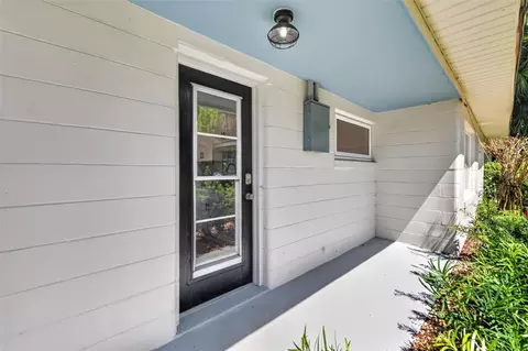 Exterior - 1012 N Baker St, Mount Dora, FL 32757 photo 7 of 20