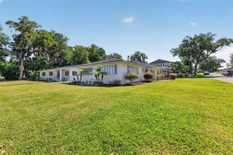 Exterior - 1012 N Baker St, Mount Dora, FL 32757 photo 9 of 20