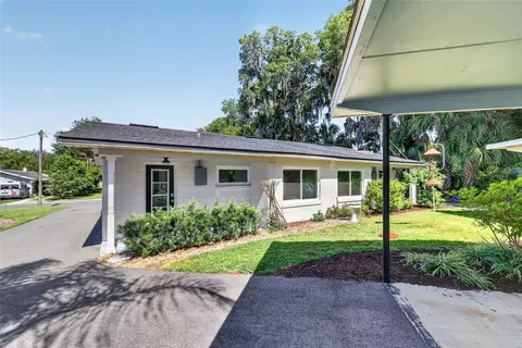 Exterior - 1012 N Baker St, Mount Dora, FL 32757 photo 12 of 20