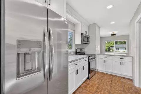 Kitchen - 1012 N Baker St, Mount Dora, FL 32757 photo 12 of 15