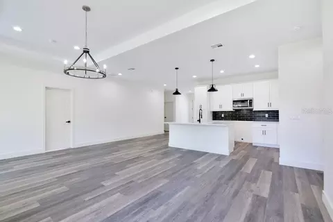 Living - 41824 Aspen St, Eustis, FL 32736 photo 2 of 2