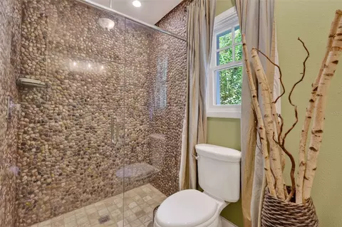 Bath - 414 W 12th Ave, Mount Dora, FL 32757 photo 6 of 7