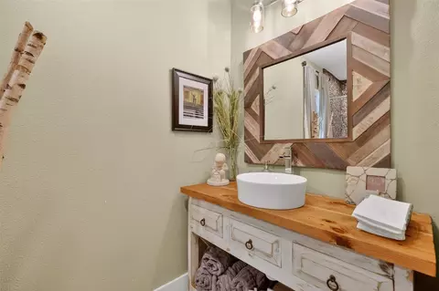 Bath - 414 W 12th Ave, Mount Dora, FL 32757 photo 5 of 7