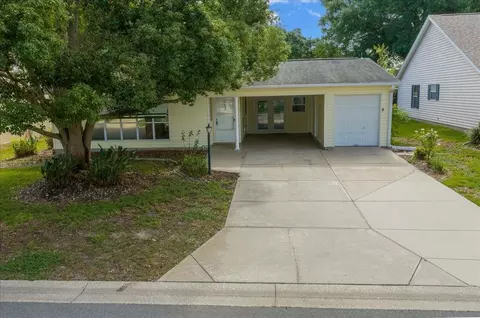 1133 Del Toro Dr, Lady Lake, FL 32159