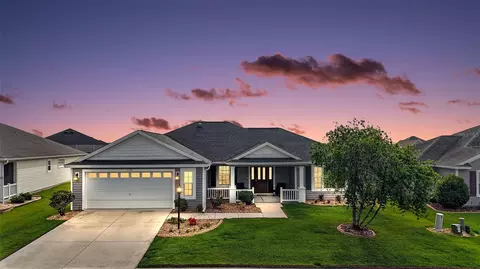 11113 Lammer Ln, Oxford, FL 34484
