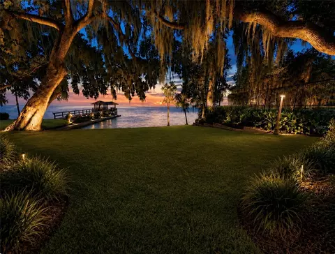1341 W Lakeshore Dr, Clermont, FL 34711
