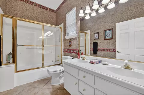 Bath - 1920 Edgewater Dr, Mount Dora, FL 32757 photo 2 of 5
