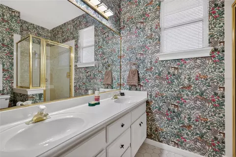 Bath - 1920 Edgewater Dr, Mount Dora, FL 32757 photo 4 of 5