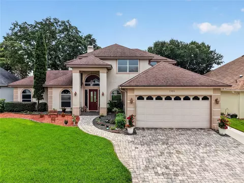 Exterior - 1920 Edgewater Dr, Mount Dora, FL 32757 photo 10 of 13