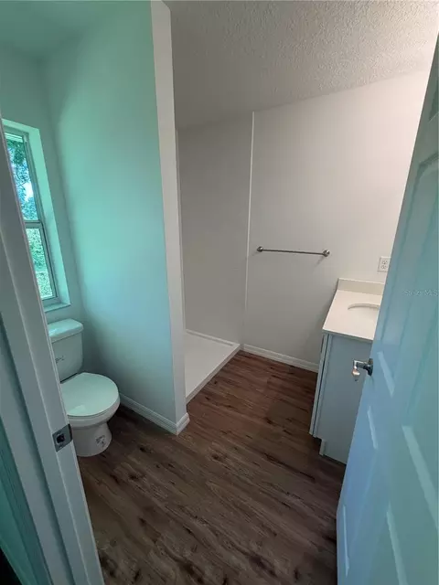 Bath - 2575 6th Avenue Dr E, Bradenton, FL 34208 photo 1 of 2