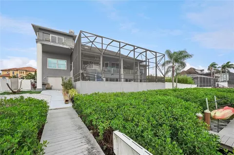 Exterior - 807 Chipaway Dr, Apollo Beach, FL 33572 photo 12 of 21