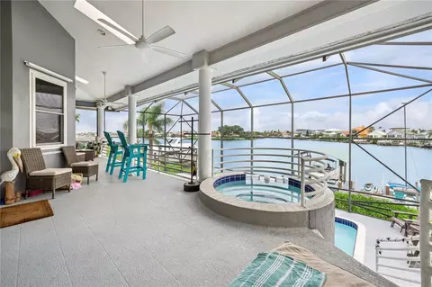 Exterior - 807 Chipaway Dr, Apollo Beach, FL 33572 photo 7 of 21