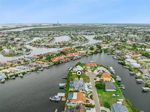 View/Area - 807 Chipaway Dr, Apollo Beach, FL 33572 photo 12 of 16