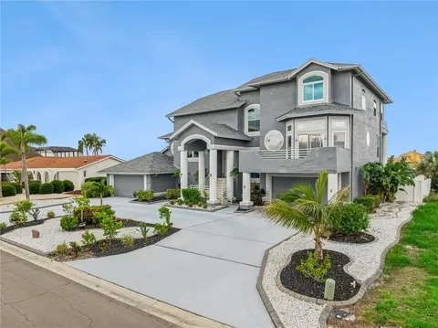 Exterior - 807 Chipaway Dr, Apollo Beach, FL 33572 photo 4 of 21