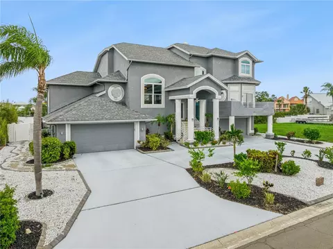 Exterior - 807 Chipaway Dr, Apollo Beach, FL 33572 photo 3 of 21