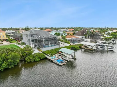 View/Area - 807 Chipaway Dr, Apollo Beach, FL 33572 photo 3 of 16