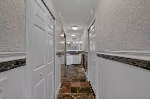 Entry Way - 6118 Dora Dr, Mount Dora, FL 32757 photo 4 of 9