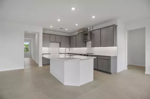 Kitchen - 7422 Sea Manatee St, Parrish, FL 34219 photo 4 of 4