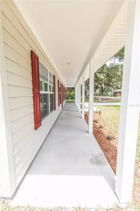 Exterior - 306 E Georgia Ave, Bushnell, FL 33513 photo 2 of 6