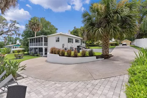 306 N Clayton St, Mount Dora, FL 32757