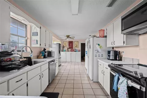 Kitchen - 348 Cr 542e, Bushnell, FL 33513 photo 1 of 4