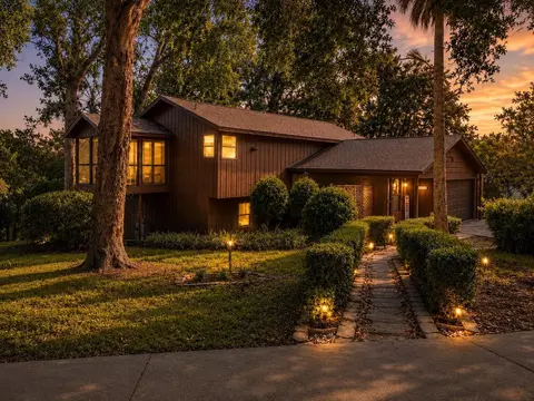 1214 W Crooked Lake Pl, Eustis, FL 32726