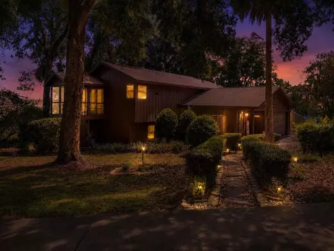 1214 W Crooked Lake Pl, Eustis, FL 32726