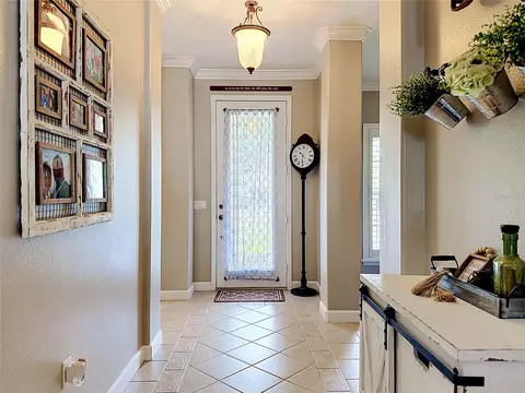 Entry Way - 19512 Spring Oak Dr, Eustis, FL 32736 photo 3 of 4