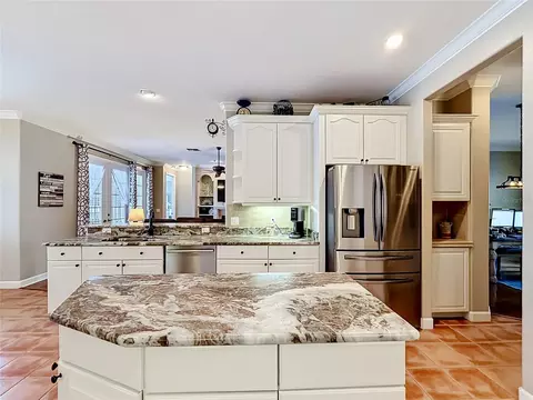Kitchen - 19512 Spring Oak Dr, Eustis, FL 32736 photo 7 of 9