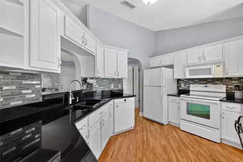 Kitchen - 11075 SE 174th Loop, Summerfield, FL 34491 photo 3 of 4