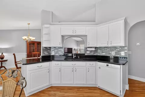 Kitchen - 11075 SE 174th Loop, Summerfield, FL 34491 photo 1 of 4