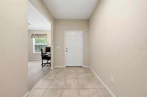 Entry Way - 20945 Oldenburg Loop, Mount Dora, FL 32757 photo 4 of 8