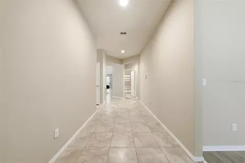 Entry Way - 20945 Oldenburg Loop, Mount Dora, FL 32757 photo 5 of 8