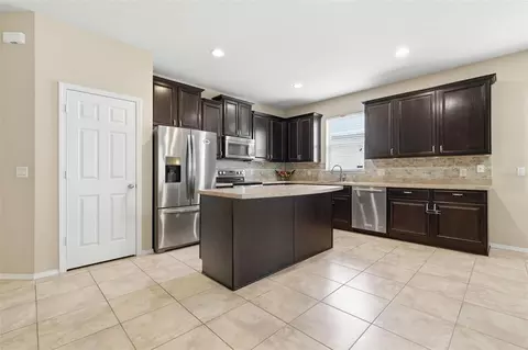 Kitchen - 20945 Oldenburg Loop, Mount Dora, FL 32757 photo 1 of 5