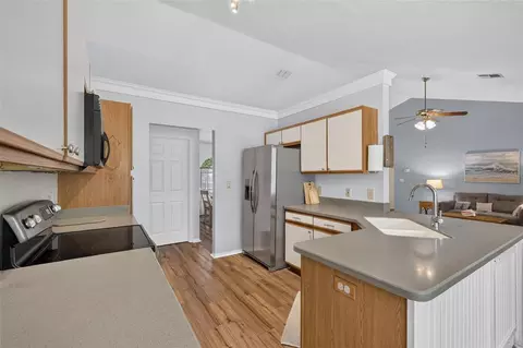 Kitchen - 2639 Waterview Dr, Eustis, FL 32726 photo 2 of 5