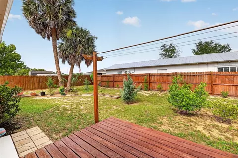 Exterior - 512 Highland Dr, Eustis, FL 32726 photo 5 of 6