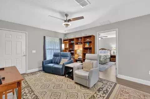 Living - 512 Highland Dr, Eustis, FL 32726 photo 2 of 3