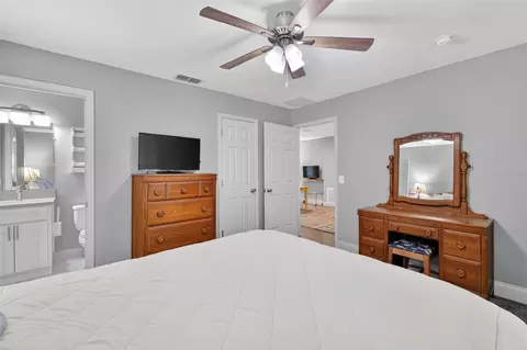 Bedroom - 512 Highland Dr, Eustis, FL 32726 photo 2 of 5
