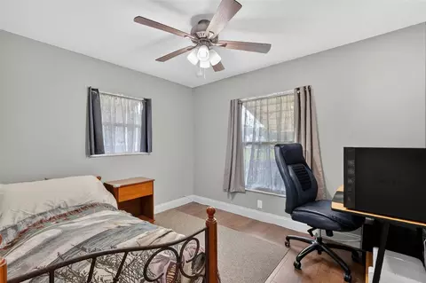 Bedroom - 512 Highland Dr, Eustis, FL 32726 photo 3 of 5