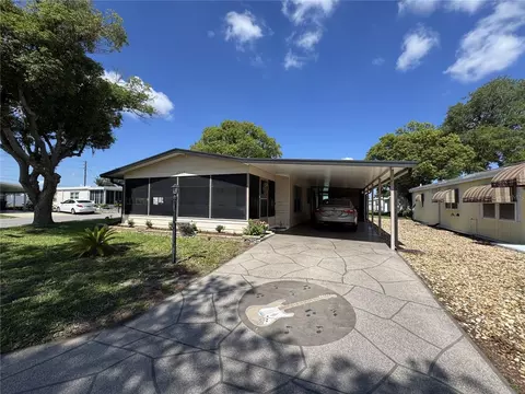 6733 Kensington Dr NE, Winter Haven, FL 33881
