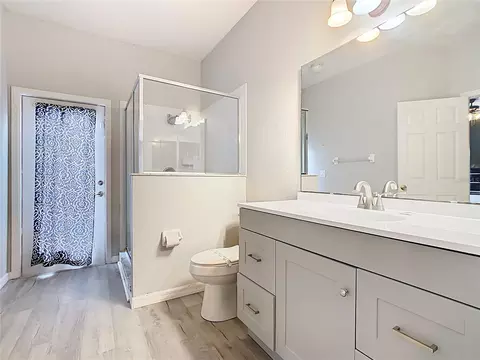 Bath - 114 Sandy Point Way, Clermont, FL 34714 photo 2 of 4