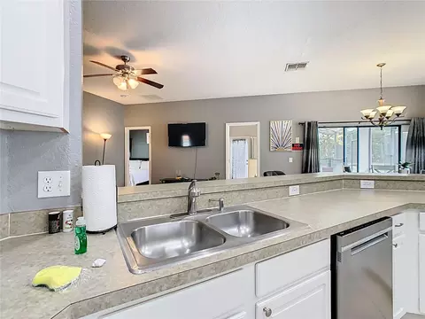 Kitchen - 114 Sandy Point Way, Clermont, FL 34714 photo 5 of 9