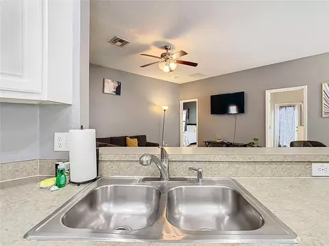 Kitchen - 114 Sandy Point Way, Clermont, FL 34714 photo 4 of 9