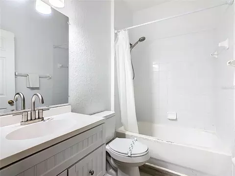 Bath - 114 Sandy Point Way, Clermont, FL 34714 photo 1 of 4