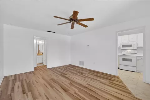 Living - 200 E 10th Ave #8, Mount Dora, FL 32757 photo 1 of 3