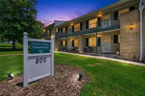 200 E 10th Ave #8, Mount Dora, FL 32757