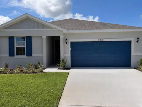 6205 Sanders Grove Cir, Okahumpka, FL 34762